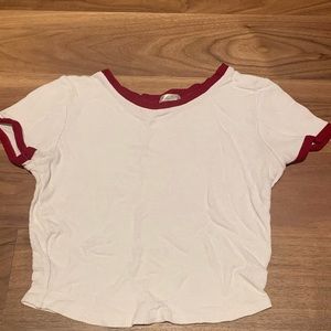 Cropped tank top with red sleeves